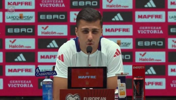 罗德里谈金球奖:希望亚马尔佩德里拿,但竞技上是登贝莱维蒂尼亚